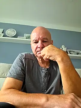 Snapshot of mannohmann5 chatting on July 20, 2026, 8:54 am mannohmann5 online show from July 20, 2026, 8:54 am