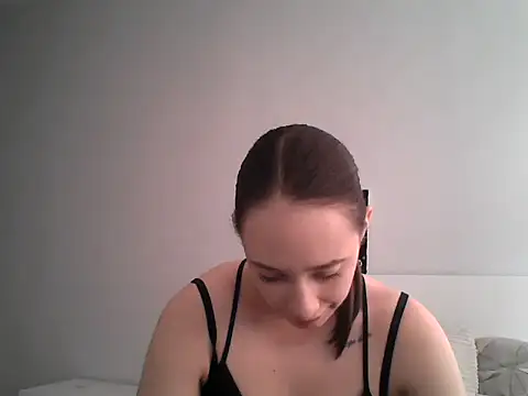 Snapshot of DarkMirel chatting on May 24, 2026, 12:27 pm DarkMirel online show from May 24, 2026, 12:27 pm