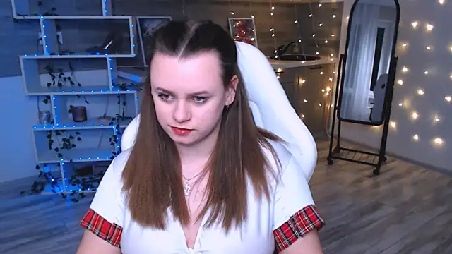 sofiarayan online show from April 18, 2026, 7:07 pm