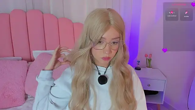 Snapshot of sweett_fire chatting on May 11, 2026, 6:16 pm sweett fire online show from May 11, 2026, 6:16 pm