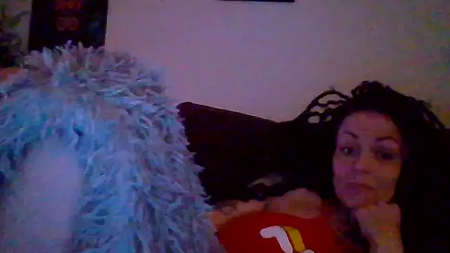 shyhornymommy online show from April 18, 2026, 12:35 am