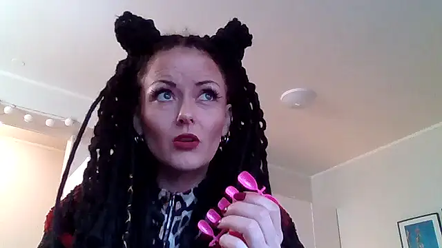 shyhornymommy online show from April 18, 2026, 4:09 pm