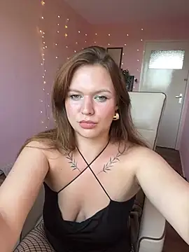 SweetLikaaa online show from July 9, 2026, 4:06 pm