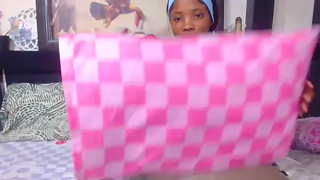 YoungBarbiexx online show from July 10, 2026, 9:37 pm
