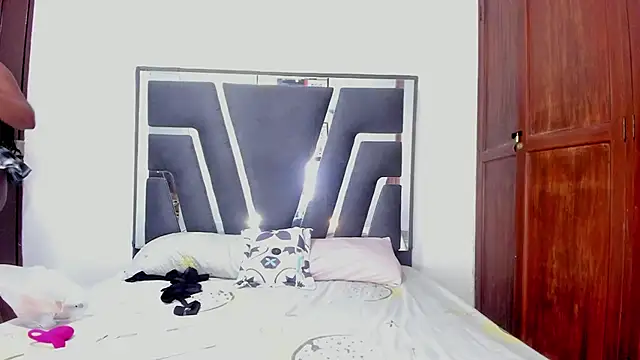 Miarussel2  online show from April 21, 2026, 12:01 pm