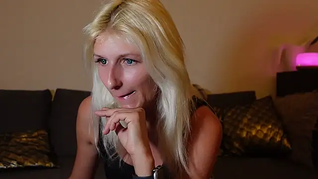 barbiplaymate online show from January 16, 2025, 6:59 pm