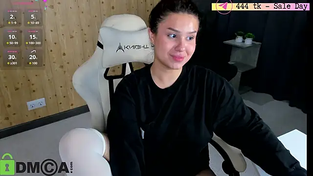 nicolewoss online show from June 20, 2026, 4:50 am