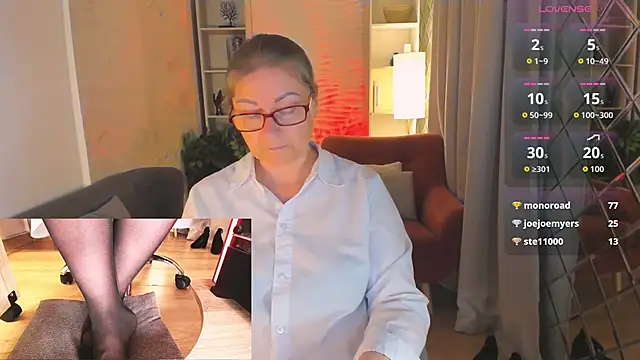 Snapshot of Alexandra_Kind chatting on June 22, 2026, 3:25 am Alexandra Kind online show from June 22, 2026, 3:25 am