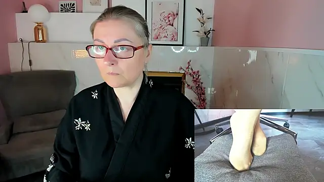 Alexandra Kind online show from May 19, 2026, 1:51 pm