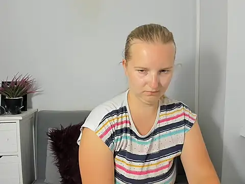 Snapshot of RoseTeacherX chatting on July 30, 2026, 5:12 pm RoseTeacherX online show from July 30, 2026, 5:12 pm