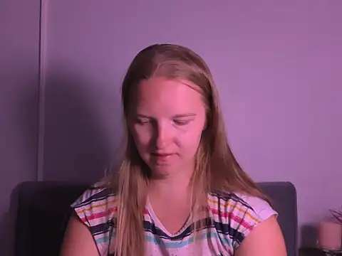 Snapshot of RoseTeacherX chatting on July 29, 2026, 6:45 am RoseTeacherX online show from July 29, 2026, 6:45 am