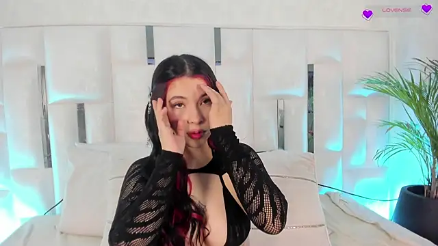 imnikaa  online show from April 19, 2026, 4:57 am