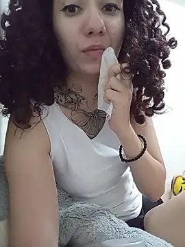 Snapshot of Aura_Phone chatting on April 21, 2026, 2:47 am Aura Phone online show from April 21, 2026, 2:47 am