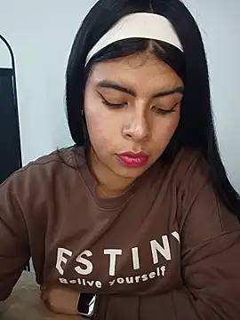 Snapshot of SOFIA-11_ chatting on May 28, 2026, 9:43 pm SOFIA-11 online show from May 28, 2026, 9:43 pm
