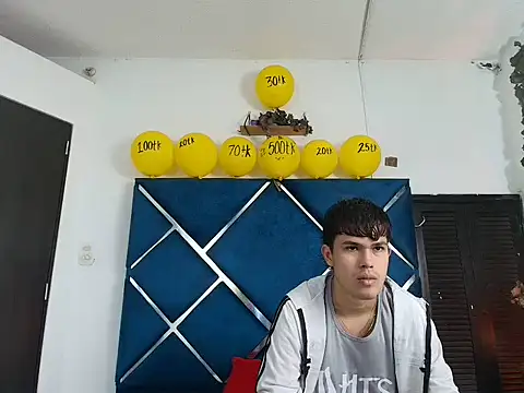 EdwinBoys online show from April 25, 2026, 12:52 pm