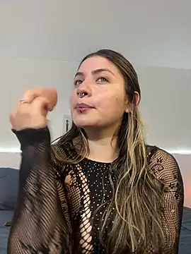 juanitablue online show from May 1, 2026, 6:57 pm