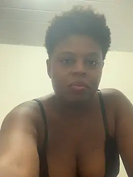 Jennifer3096 online show from April 14, 2026, 9:20 pm