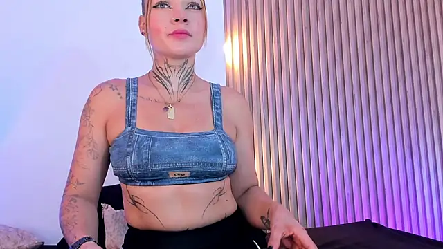Snapshot of Violeta_queen1 chatting on June 1, 2026, 1:55 pm Violeta queen1 online show from June 1, 2026, 1:55 pm