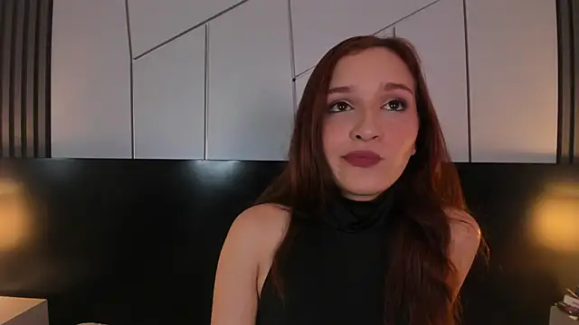 Snapshot of leahluna chatting on May 8, 2026, 8:45 pm leahluna online show from May 8, 2026, 8:45 pm