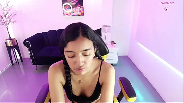 Snapshot of Zoe_M00n chatting on May 11, 2026, 2:45 pm Zoe M00n online show from May 11, 2026, 2:45 pm