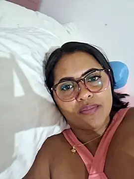 Snapshot of Ayla_Phone chatting on April 23, 2026, 12:39 am Ayla Phone online show from April 23, 2026, 12:39 am