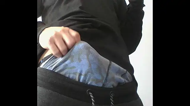 chicocomo1 online show from April 20, 2026, 4:19 pm