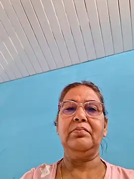 Shalini3456 online show from May 9, 2026, 3:43 am