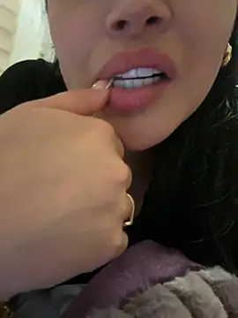 Snapshot of Sara_fun chatting on February 28, 2025, 6:20 pm Sara fun online show from February 28, 2025, 6:20 pm