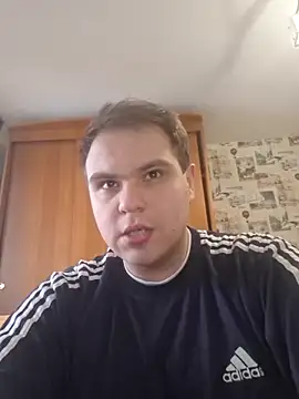 Glowing Diamant online show from April 22, 2026, 11:39 am