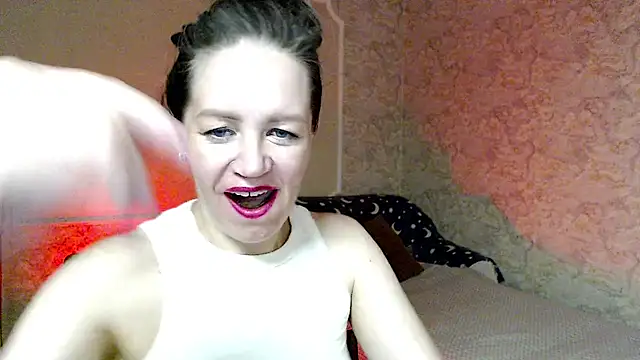 Snapshot of Fern_Lust chatting on June 29, 2026, 4:17 pm Fern Lust online show from June 29, 2026, 4:17 pm