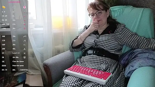 Miss SandraX online show from April 29, 2026, 5:30 pm