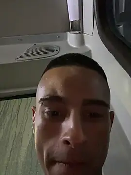 willclayy online show from May 6, 2026, 11:42 pm