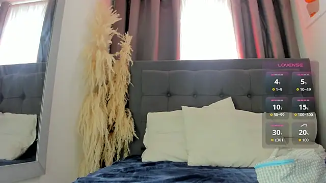 hanna-baker01 online show from May 14, 2026, 2:58 pm
