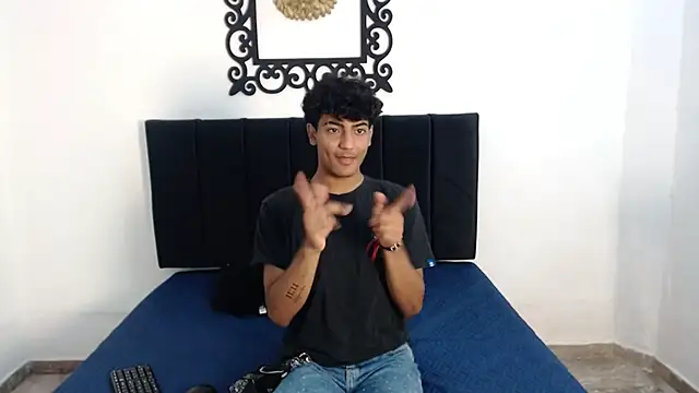 SinBoy  online show from April 19, 2026, 11:11 am