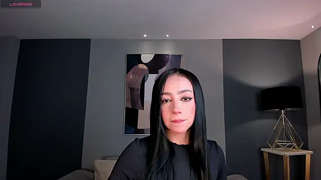 PaulineSanz online show from May 17, 2026, 5:13 pm