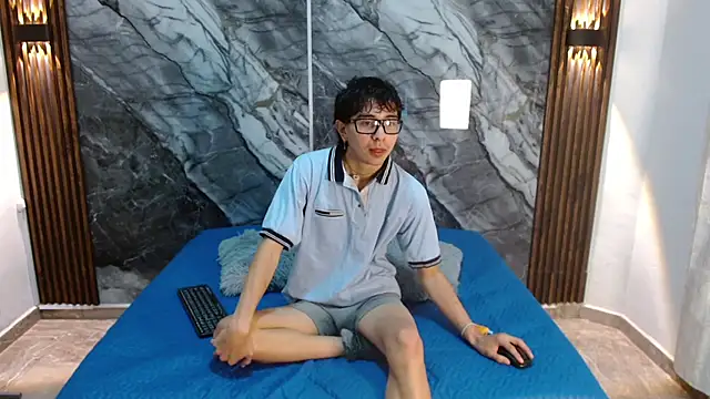 NoahWalker   online show from April 19, 2026, 11:11 am