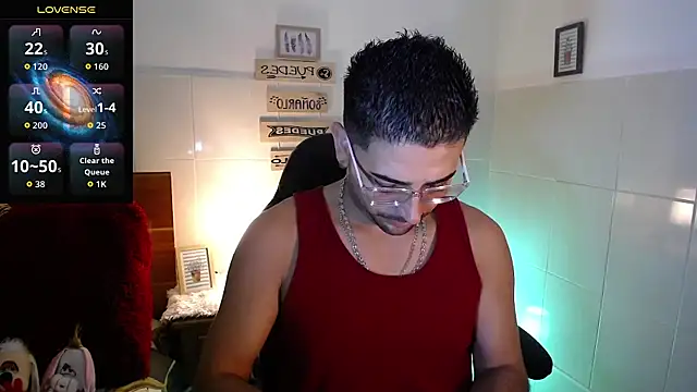Snapshot of andders_ chatting on May 19, 2026, 11:45 pm andders online show from May 19, 2026, 11:45 pm