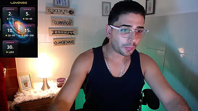 Snapshot of andders_ chatting on May 28, 2026, 11:43 pm andders online show from May 28, 2026, 11:43 pm