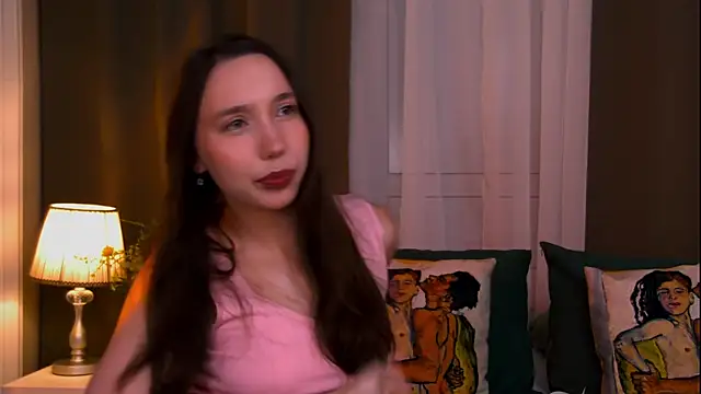 Snapshot of Suzaneey chatting on June 27, 2026, 6:36 pm Suzaneey online show from June 27, 2026, 6:36 pm