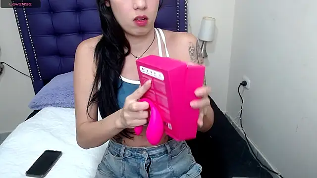 lunadreadd online show from April 28, 2026, 10:36 pm