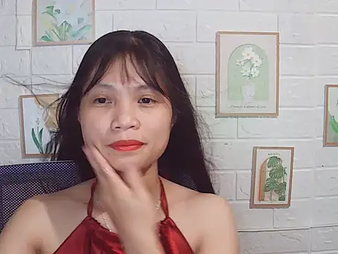 Snapshot of -Lucie-e chatting on May 20, 2026, 1:41 pm -Lucie-e online show from May 20, 2026, 1:41 pm