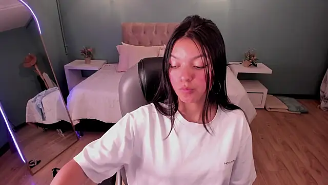 Camii bunnie online show from April 28, 2026, 4:17 am