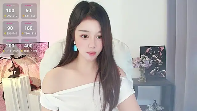 Snapshot of Moon-66 chatting on May 31, 2026, 5:57 am Moon-66 online show from May 31, 2026, 5:57 am