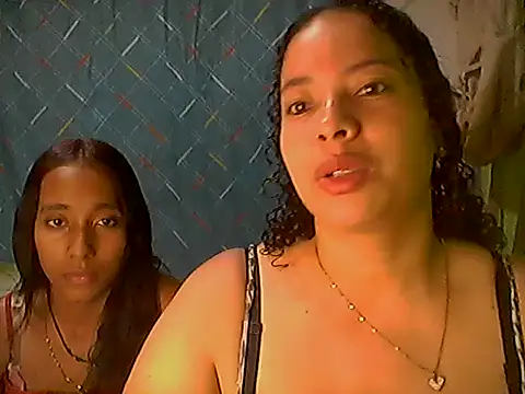 Snapshot of DivaCaliente1 chatting on June 30, 2026, 1:33 pm DivaCaliente1 online show from June 30, 2026, 1:33 pm