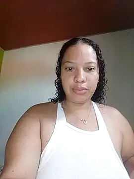 Snapshot of DivaCaliente1 chatting on May 18, 2026, 3:06 pm DivaCaliente1 online show from May 18, 2026, 3:06 pm