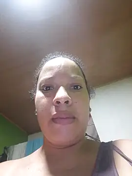 Snapshot of DivaCaliente1 chatting on May 9, 2026, 4:43 pm DivaCaliente1 online show from May 9, 2026, 4:43 pm