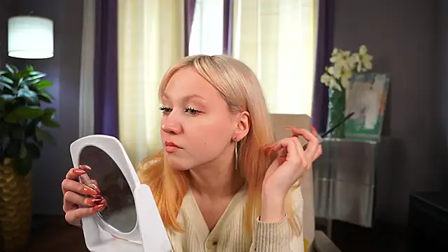 YulandaRasul online show from April 24, 2026, 11:45 am