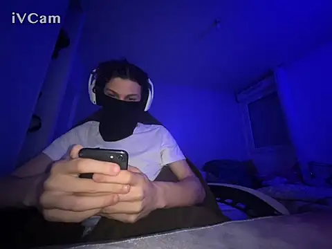 b1nnxxxx online show from April 18, 2026, 8:49 am