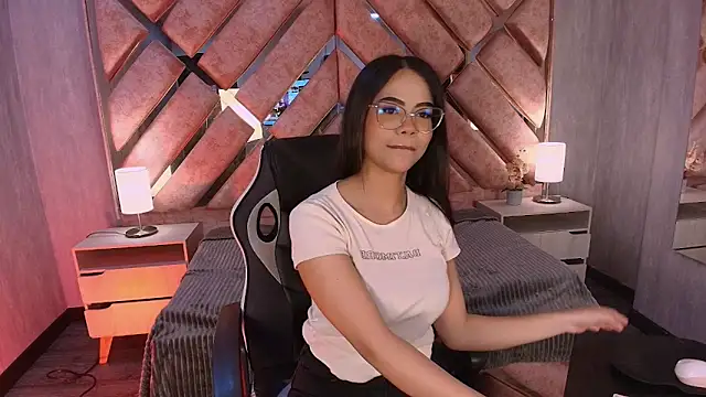 Susan Voltaire online show from April 17, 2026, 11:35 am