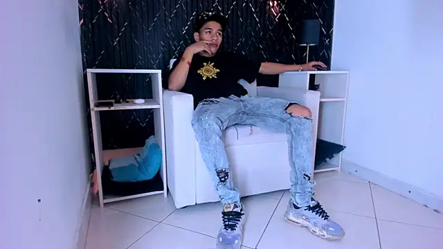 Snapshot of Lian_Jacob chatting on June 3, 2026, 7:40 pm Lian Jacob online show from June 3, 2026, 7:40 pm